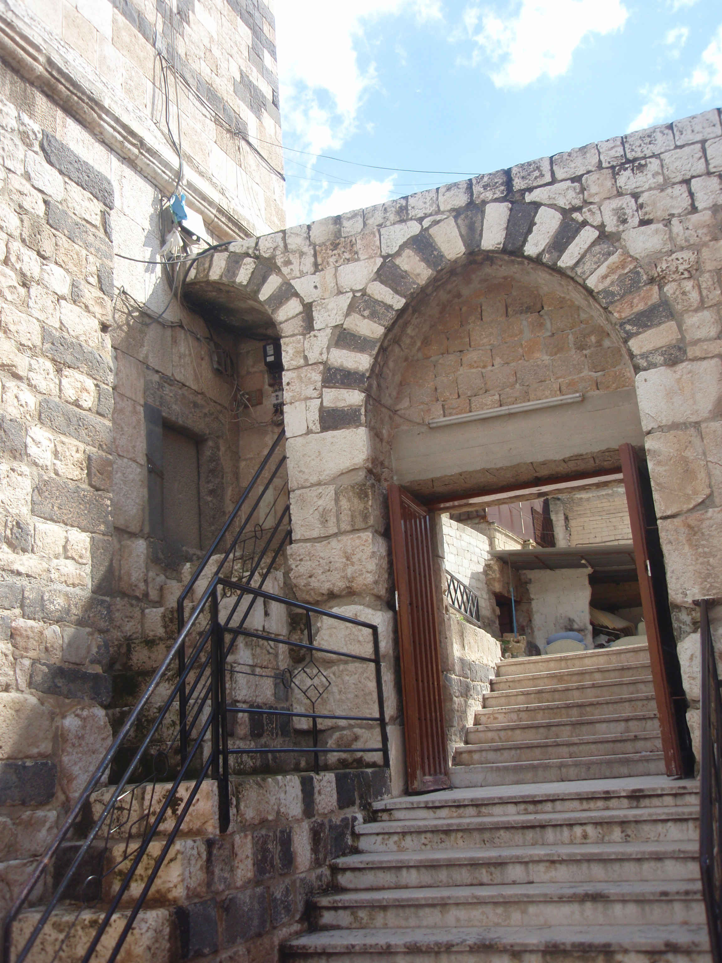 The southern entrance of the Upper Mosque, located outside of the main prayer-hall’s eastern wall. By: Salam Jijakli, 2010.